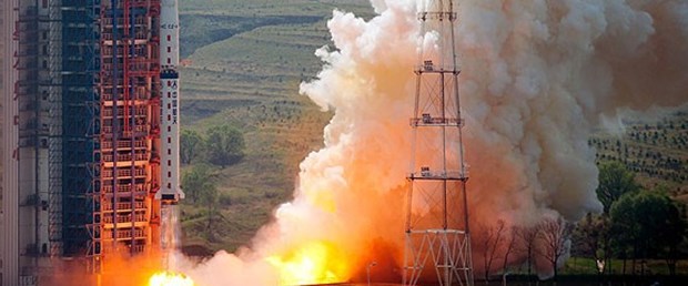 Çin, uzaya yeni model taşıyıcı roketle dört mikro uydu gönderdi