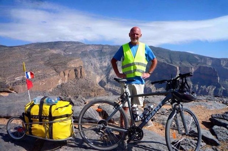 59 yaşındaki Niaffe 40 ülkeyi bisikletle gezmişti...
