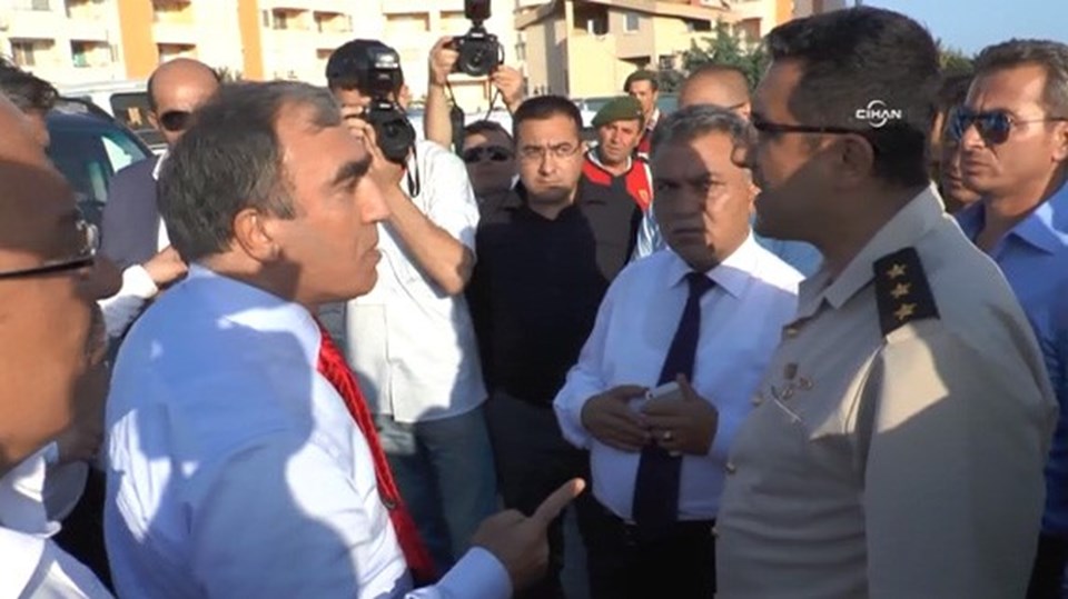MHP Genel Başkan Yardımcısı Oktay Öztürk, Jandarma komutanı ile tartıştı
