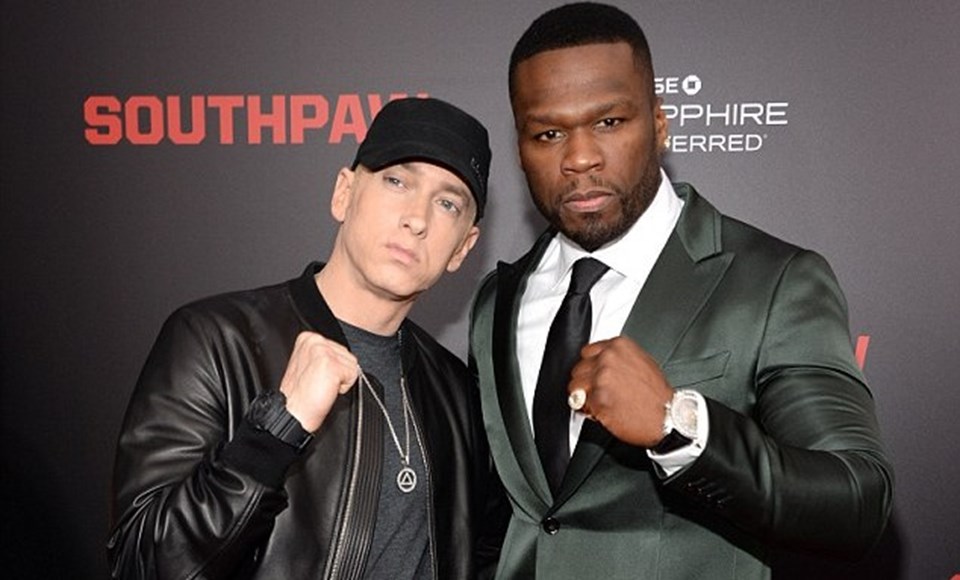 50 Cent bir gece önce katıldığı partide ünlü rap'çi Eminem (solda) ile böyle poz vermişti.