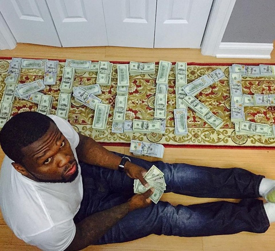 50 Cent, dünya çapında 38 milyon satan albümlerin her birinden sadece 10 cent kazandığını, rol aldığı 2 filmden 100'er bin dolar aldığını belirterek servetinin açıklananın aksine 4.4 milyon dolar olduğunu iddia ediyor.